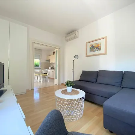 Cozy Mediterraneo Apartament *