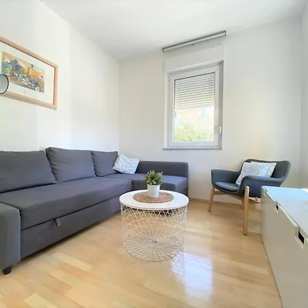 Cozy Mediterraneo Apartament Veglia