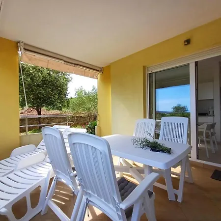 Cozy Mediterraneo Apartament