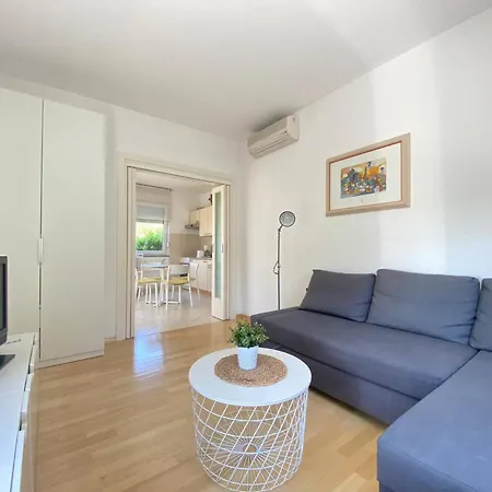 Cozy Mediterraneo Apartment